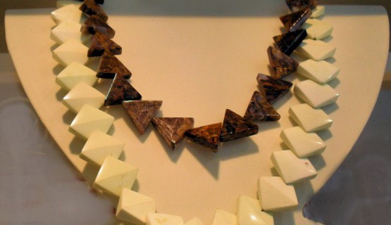 Collier in Braun-beige