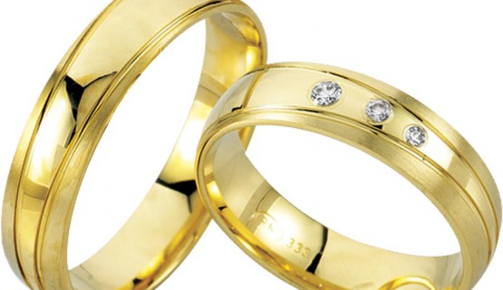 Goldene Ringe teilweise matt und gl&auml;nzend