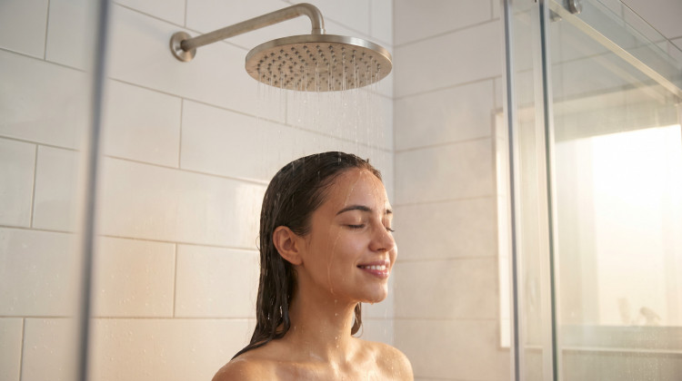 Das Badezimmer als R&uuml;ckzugsort: Kleine Ma&szlig;nahmen, die aus Pflicht Wellness machen