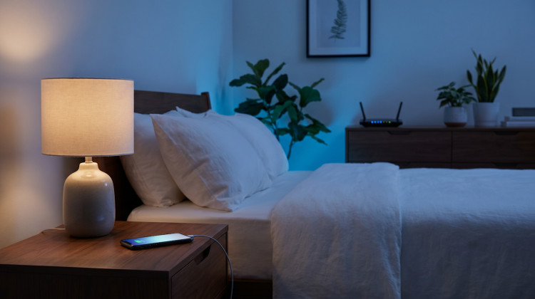 Elektrosmog im Schlafzimmer: Drei Fehler, die fast jeder macht